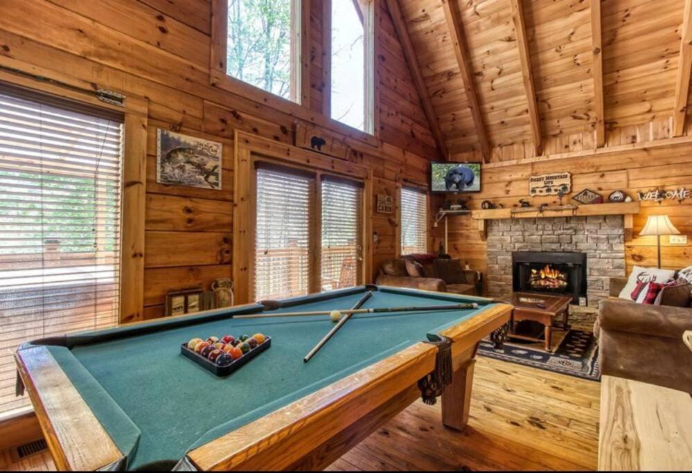 Lazy Bear Cabin Sevierville Ngoại thất bức ảnh