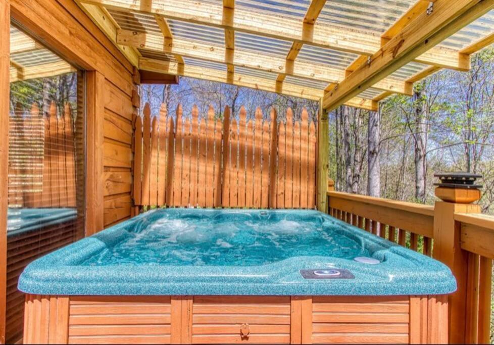 Lazy Bear Cabin Sevierville Ngoại thất bức ảnh