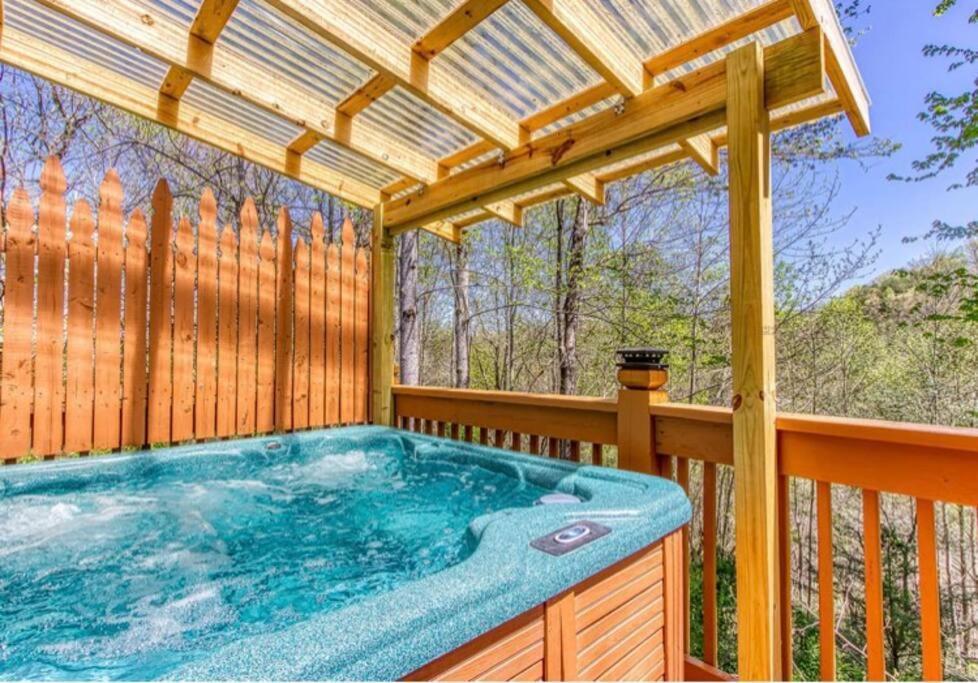 Lazy Bear Cabin Sevierville Ngoại thất bức ảnh