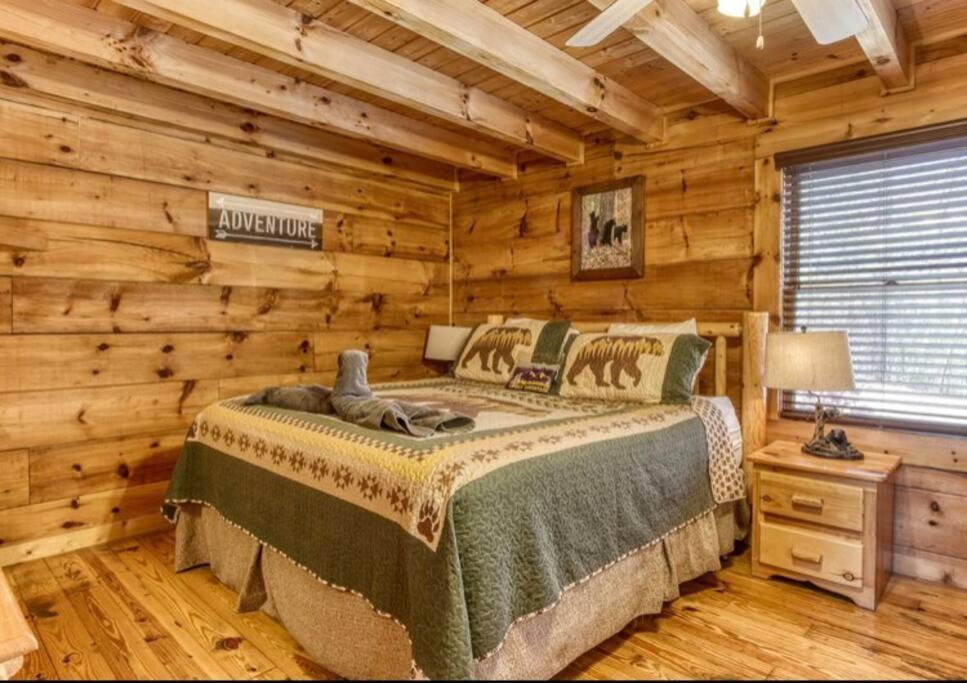 Lazy Bear Cabin Sevierville Ngoại thất bức ảnh